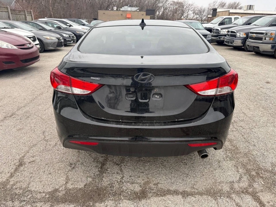 2013 Hyundai Elantra - Image 8 of 10
