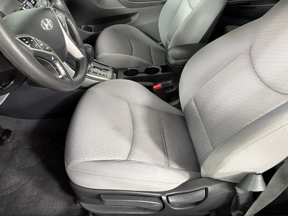 2013 Hyundai Elantra - Image 11 of 21