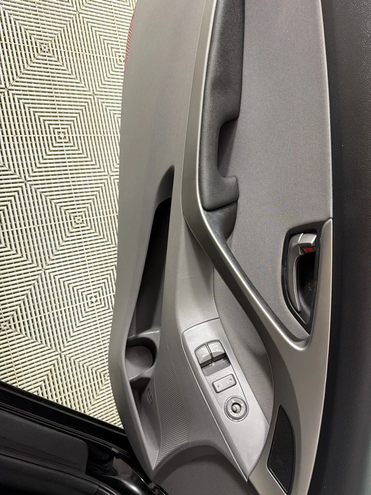 2013 Hyundai Elantra - Image 10 of 21