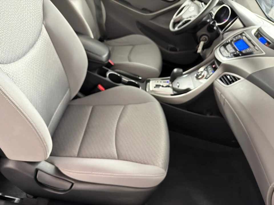 2013 Hyundai Elantra - Image 18 of 21