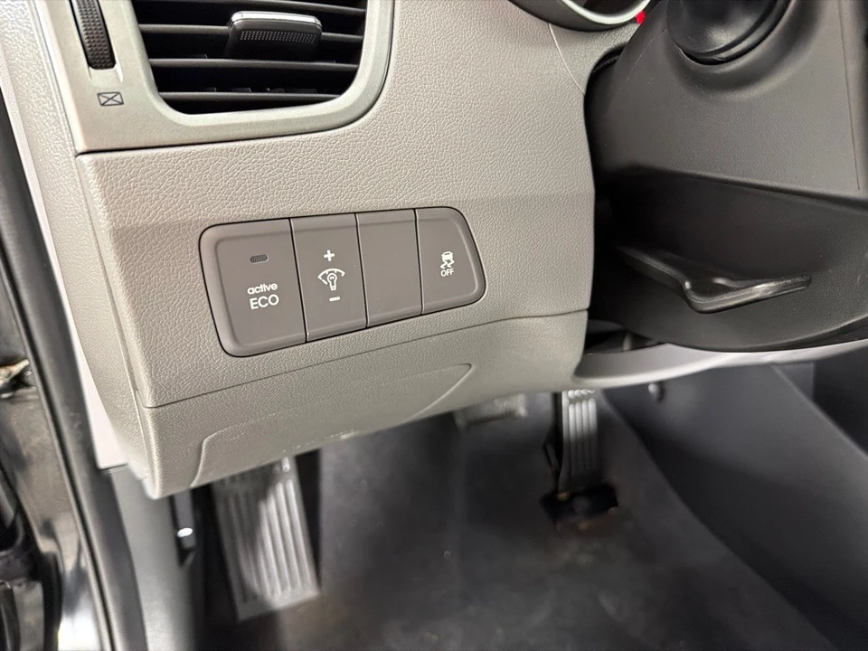 2013 Hyundai Elantra - Image 13 of 21