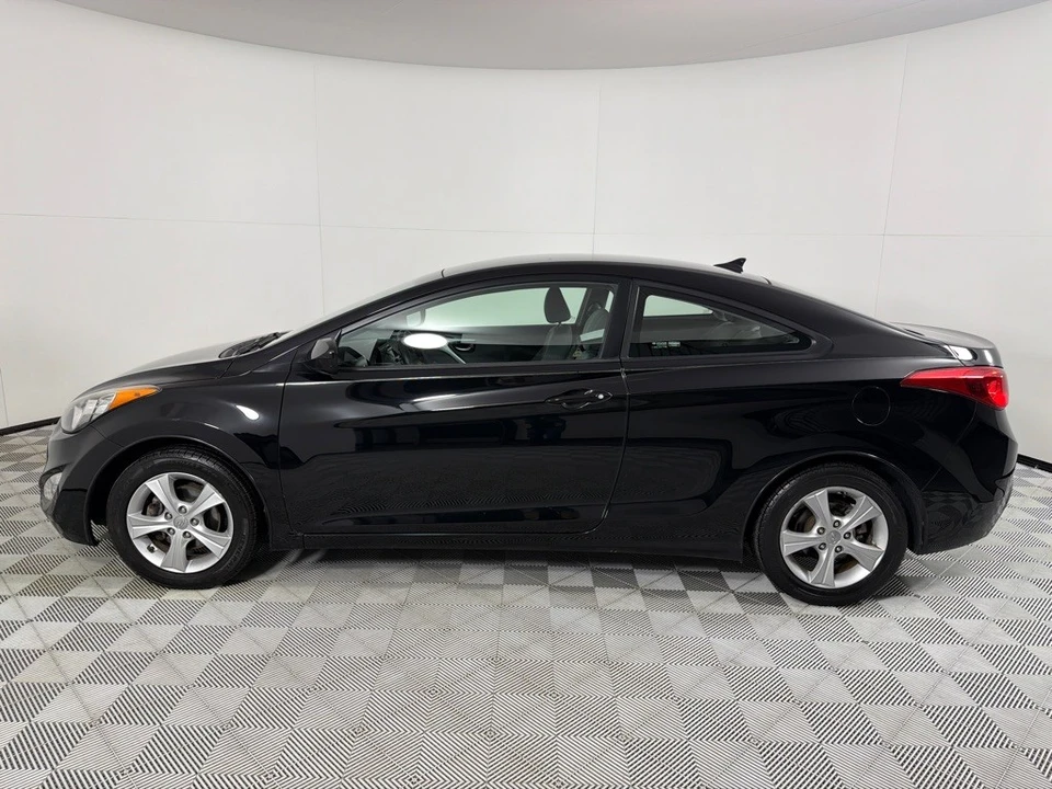 2013 Hyundai Elantra - Image 7 of 21