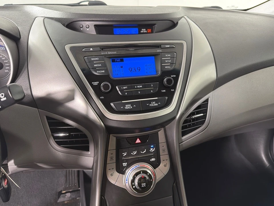 2013 Hyundai Elantra - Image 15 of 21