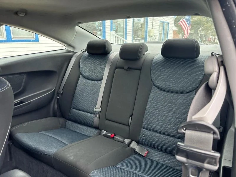 2013 Hyundai Elantra - Image 10 of 12
