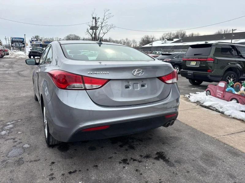 2013 Hyundai Elantra - Image 4 of 12