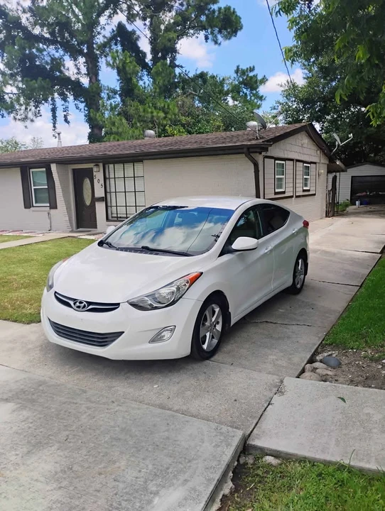 2013 Hyundai Elantra - Image 2 of 5