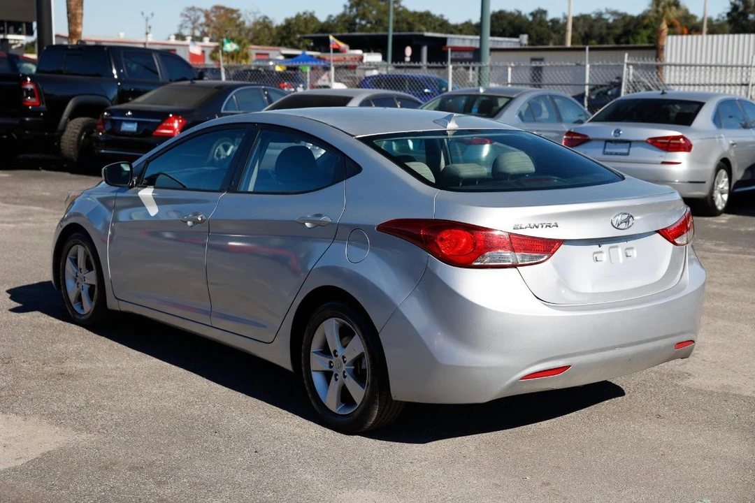 2013 Hyundai Elantra - Image 5 of 12