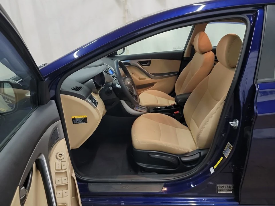 2013 Hyundai Elantra - Image 9 of 12