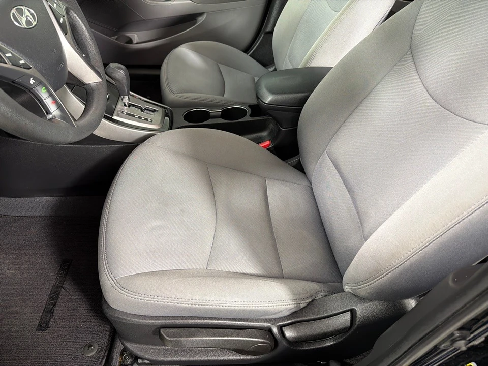 2013 Hyundai Elantra - Image 12 of 12