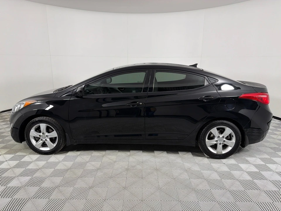 2013 Hyundai Elantra - Image 8 of 12