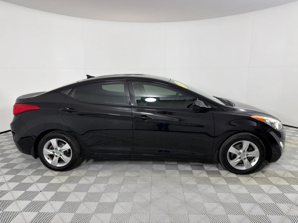 2013 Hyundai Elantra - Image 4 of 12