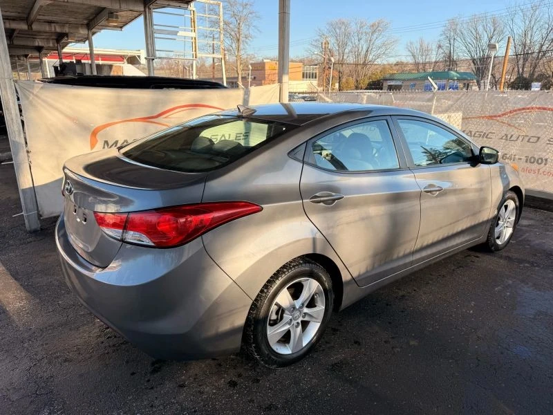 2013 Hyundai Elantra - Image 11 of 12