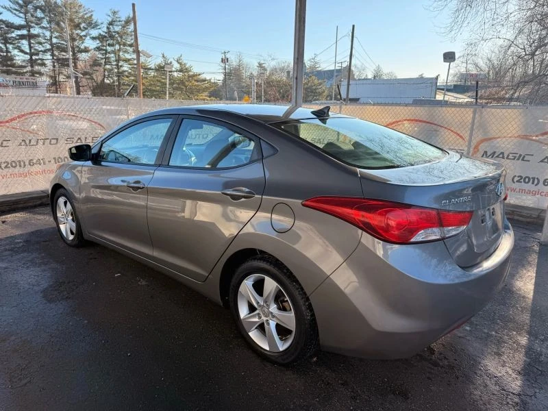 2013 Hyundai Elantra - Image 12 of 12
