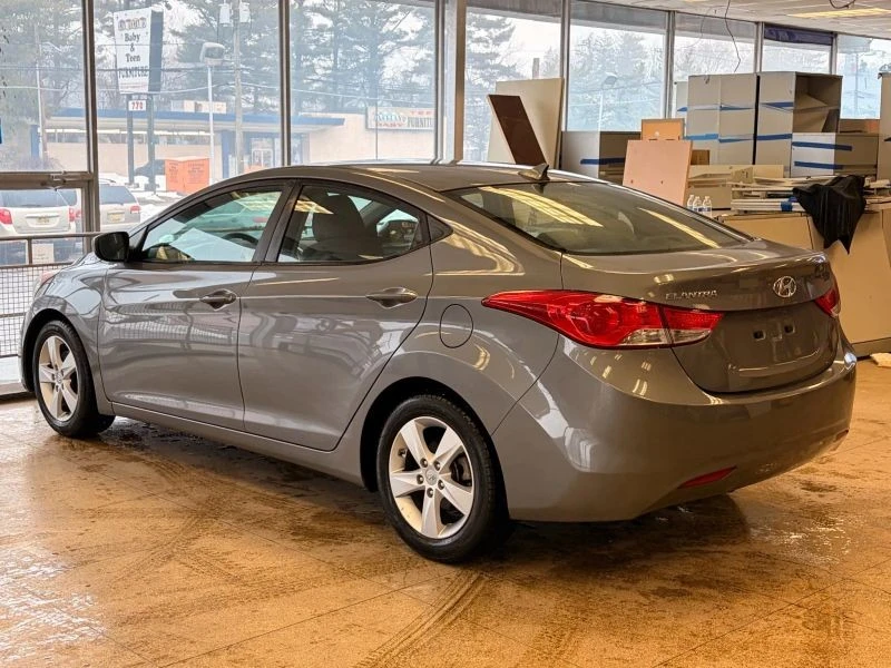 2013 Hyundai Elantra - Image 9 of 12