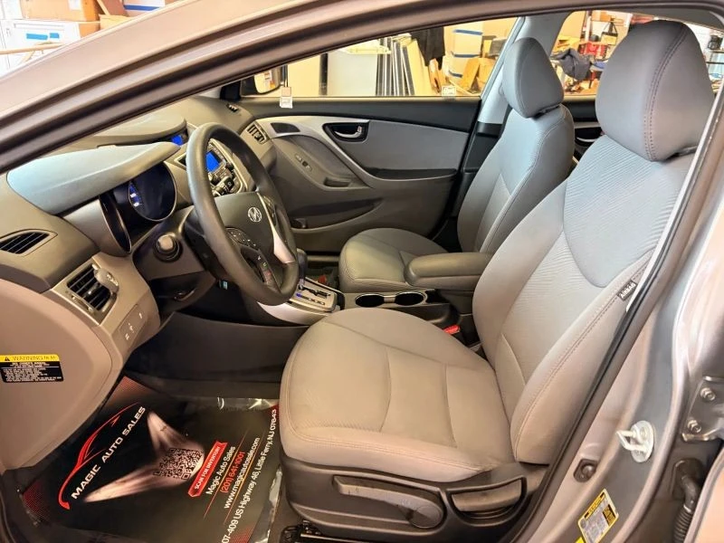 2013 Hyundai Elantra - Image 11 of 12