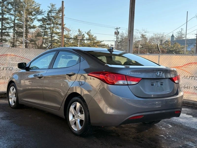 2013 Hyundai Elantra - Image 9 of 12