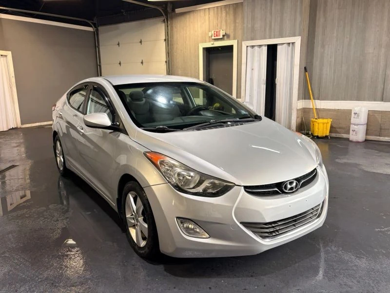2013 Hyundai Elantra - Image 8 of 12