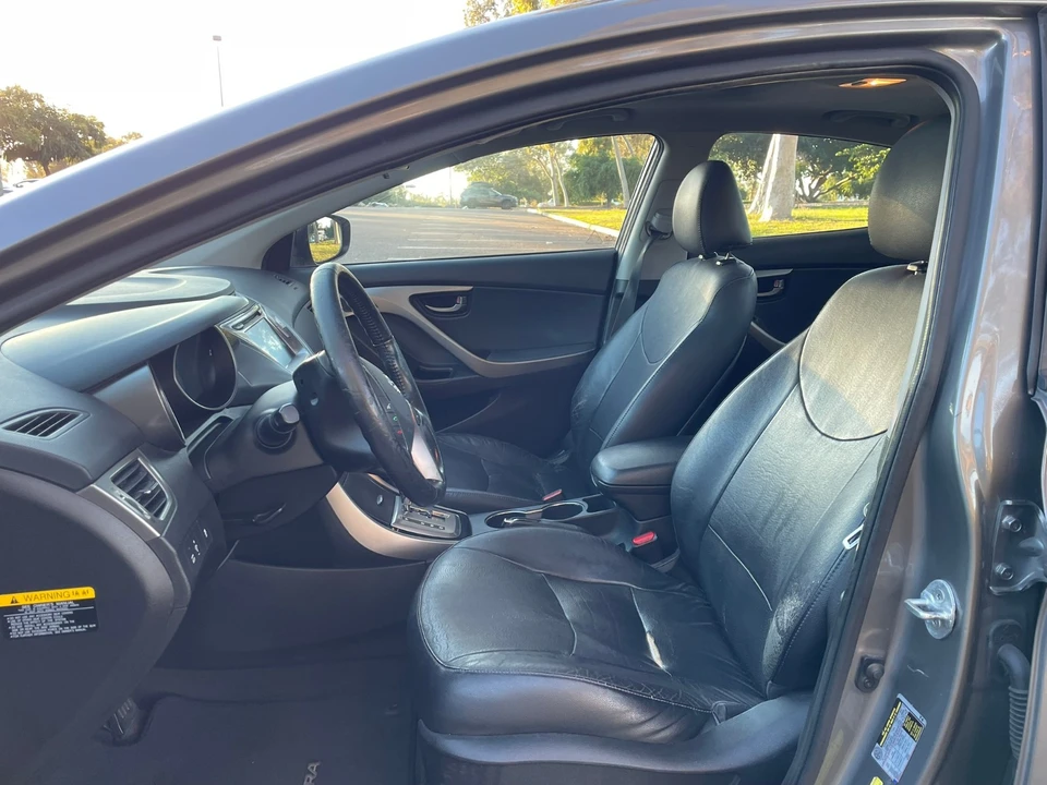 2013 Hyundai Elantra - Image 10 of 20