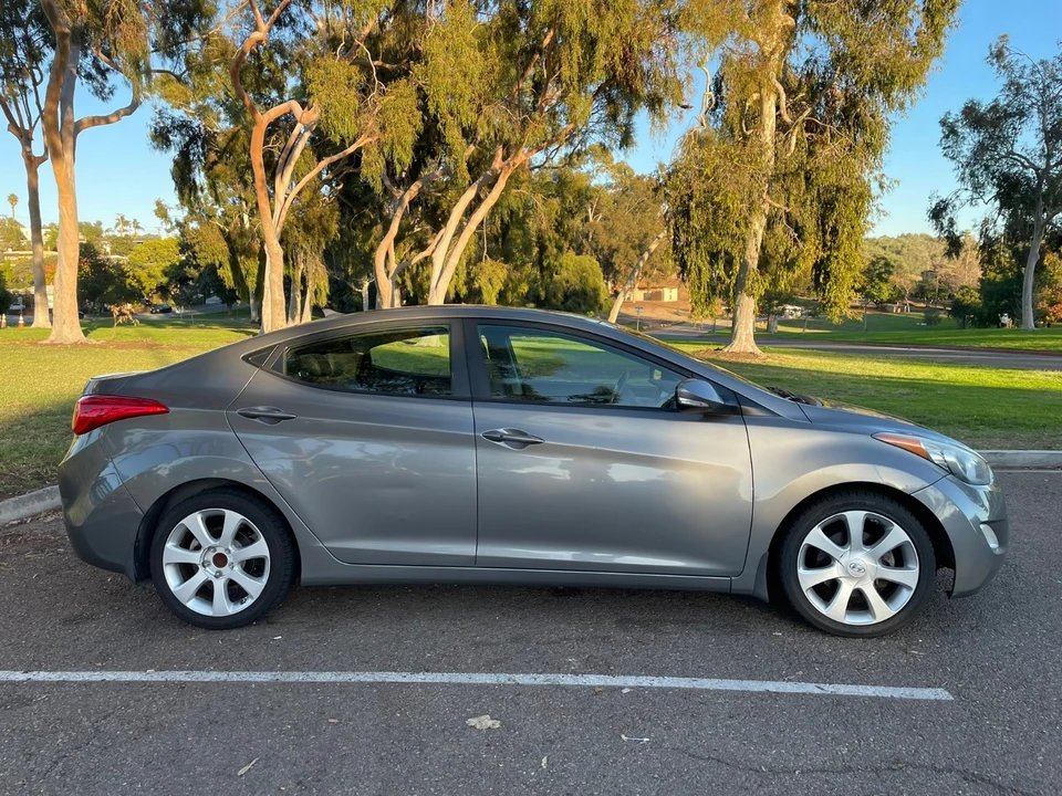 2013 Hyundai Elantra - Image 8 of 20