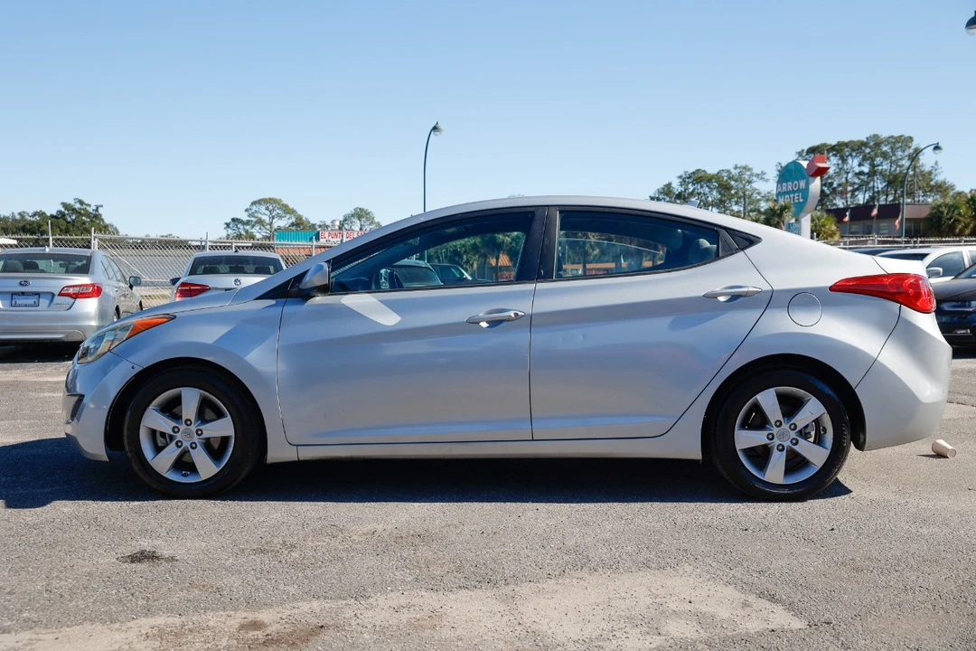 2013 Hyundai Elantra - Image 3 of 12