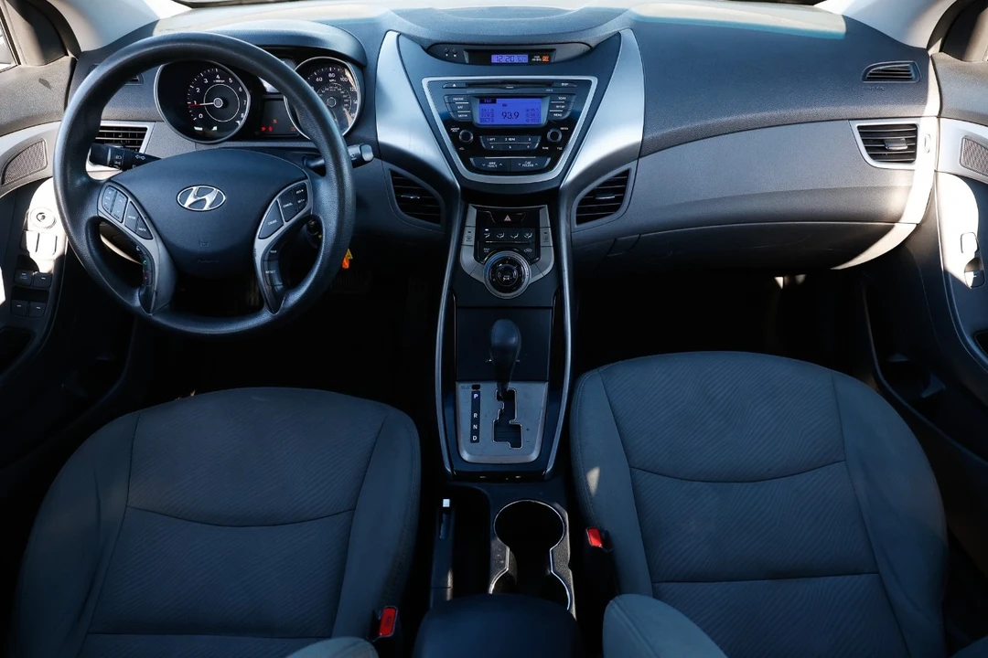 2013 Hyundai Elantra - Image 2 of 12