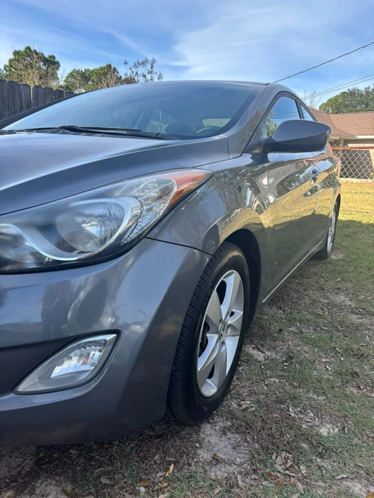 2013 Hyundai Elantra - Image 8 of 17