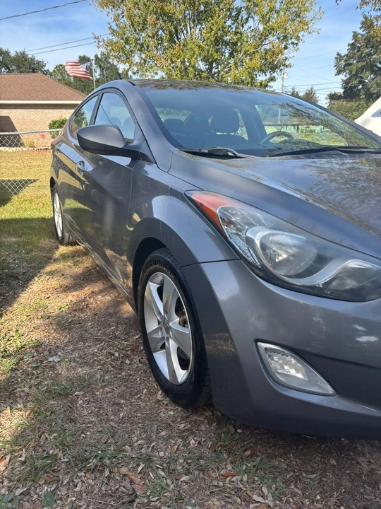 2013 Hyundai Elantra - Image 4 of 17