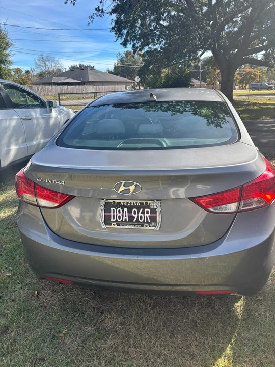 2013 Hyundai Elantra - Image 6 of 17