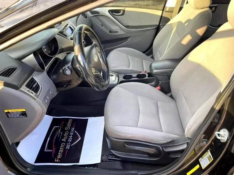 2013 Hyundai Elantra - Image 11 of 12