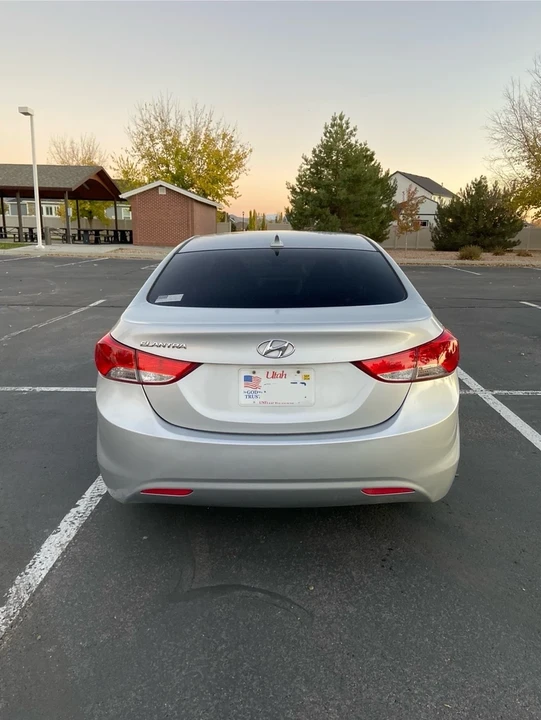 2013 Hyundai Elantra - Image 4 of 15