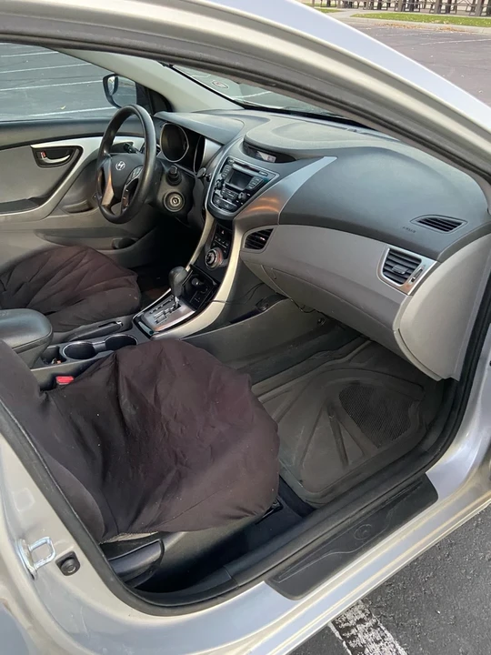 2013 Hyundai Elantra - Image 10 of 15