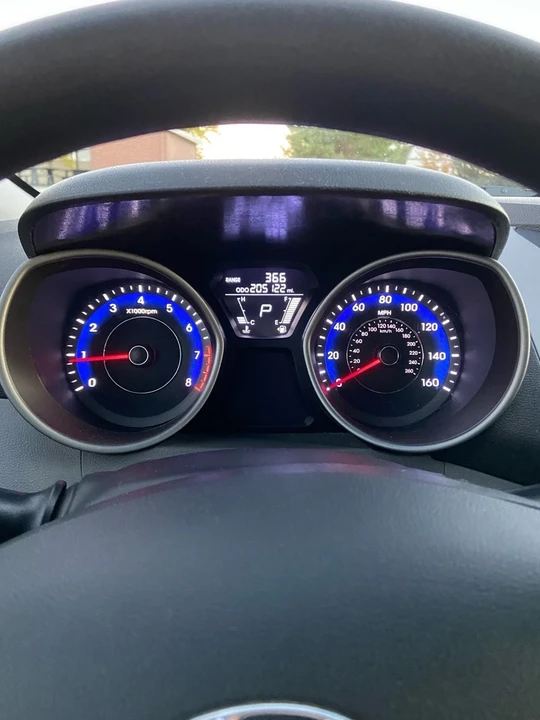 2013 Hyundai Elantra - Image 8 of 15