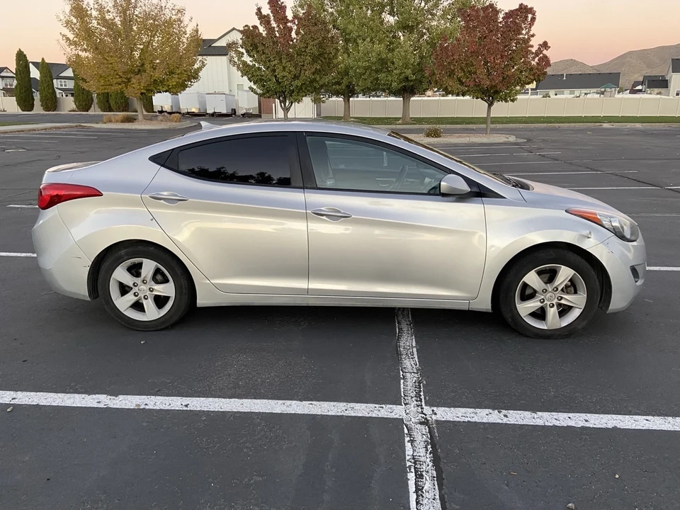 2013 Hyundai Elantra - Image 3 of 15
