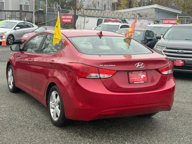 2013 Hyundai Elantra - Image 6 of 12