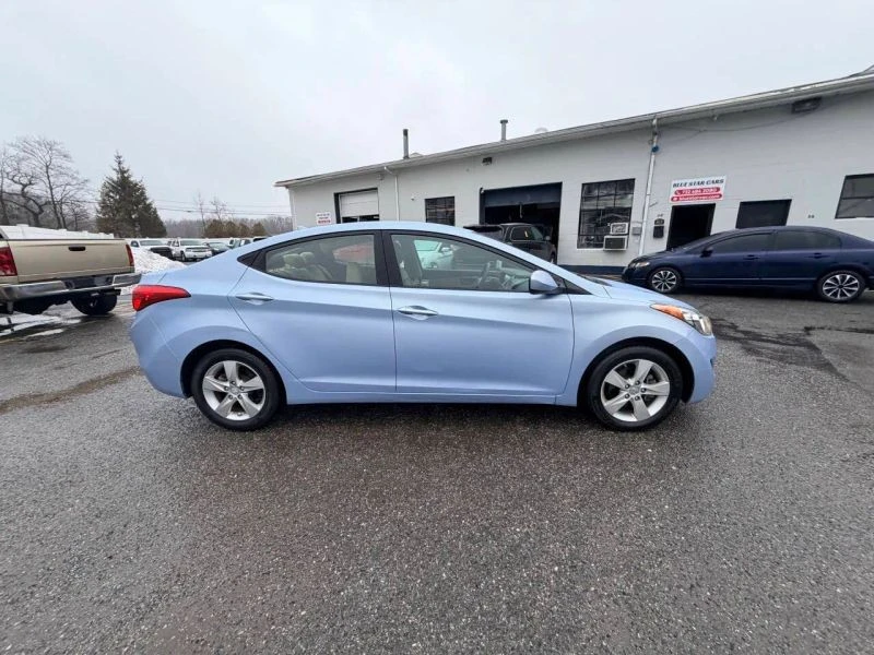 2013 Hyundai Elantra - Image 9 of 12