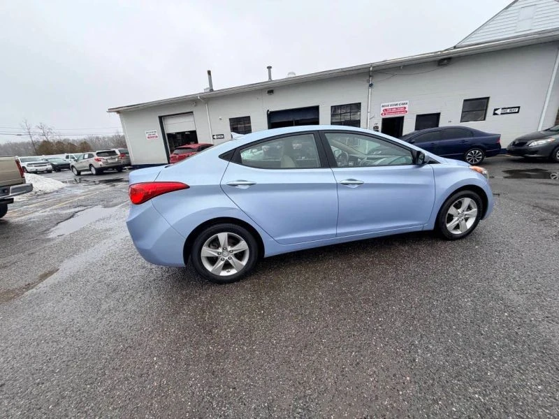 2013 Hyundai Elantra - Image 10 of 12