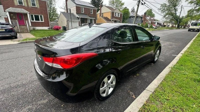 2013 Hyundai Elantra - Image 9 of 12