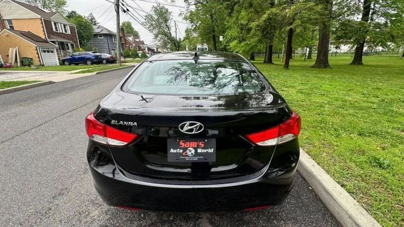 2013 Hyundai Elantra - Image 5 of 12