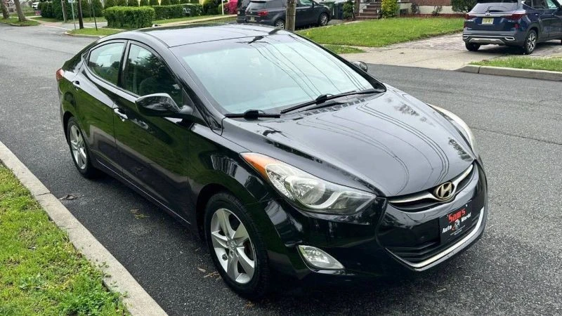 2013 Hyundai Elantra - Image 6 of 12