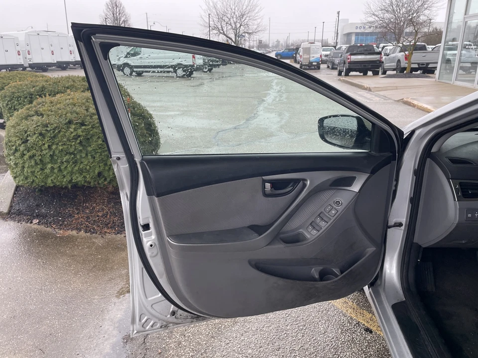 2013 Hyundai Elantra - Image 18 of 21