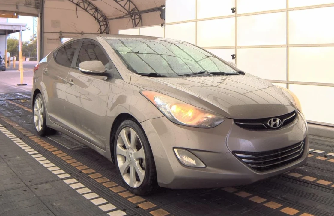 2013 Hyundai Elantra - Image 3 of 11