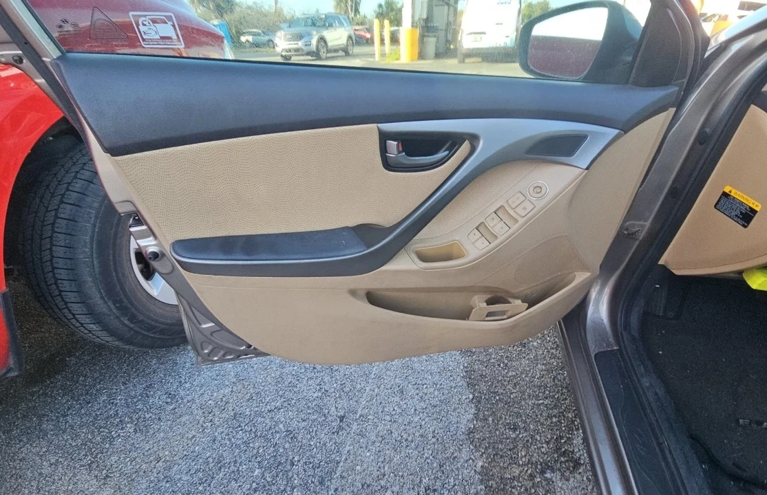 2013 Hyundai Elantra - Image 9 of 11