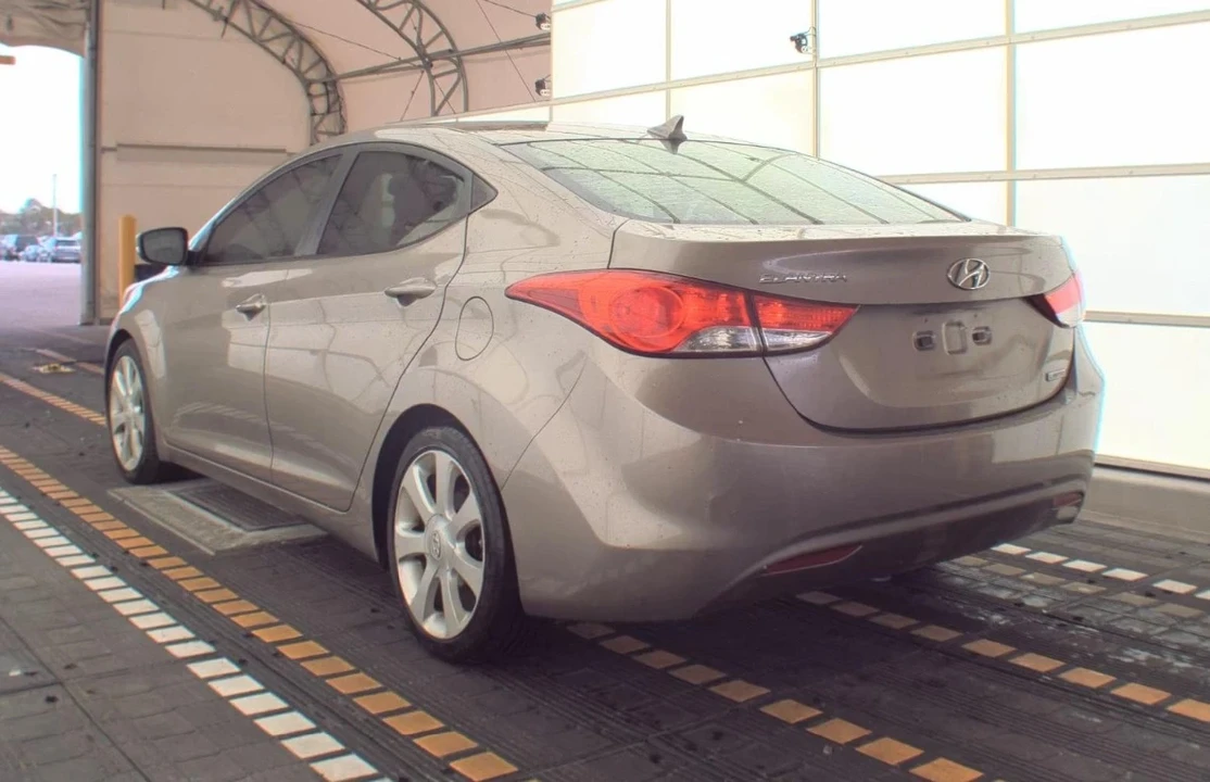 2013 Hyundai Elantra - Image 6 of 11