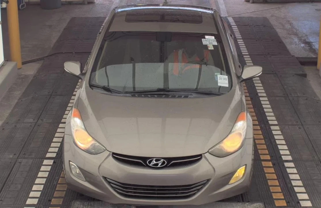 2013 Hyundai Elantra - Image 2 of 11