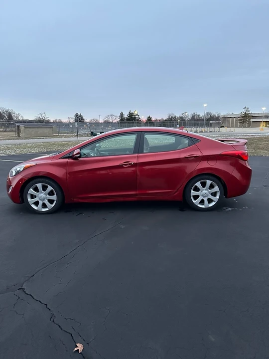2013 Hyundai Elantra - Image 8 of 13