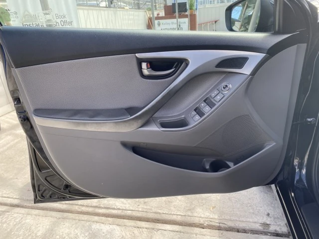 2013 Hyundai Elantra - Image 26 of 31