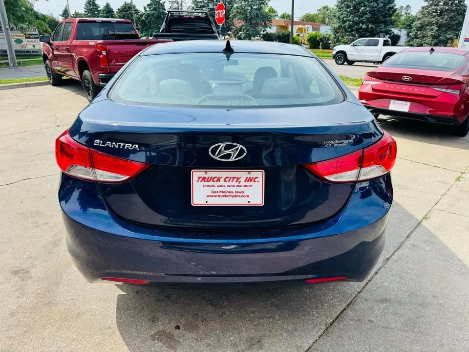 2013 Hyundai Elantra - Image 4 of 13