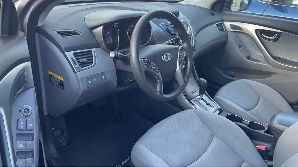 2013 Hyundai Elantra - Image 17 of 18