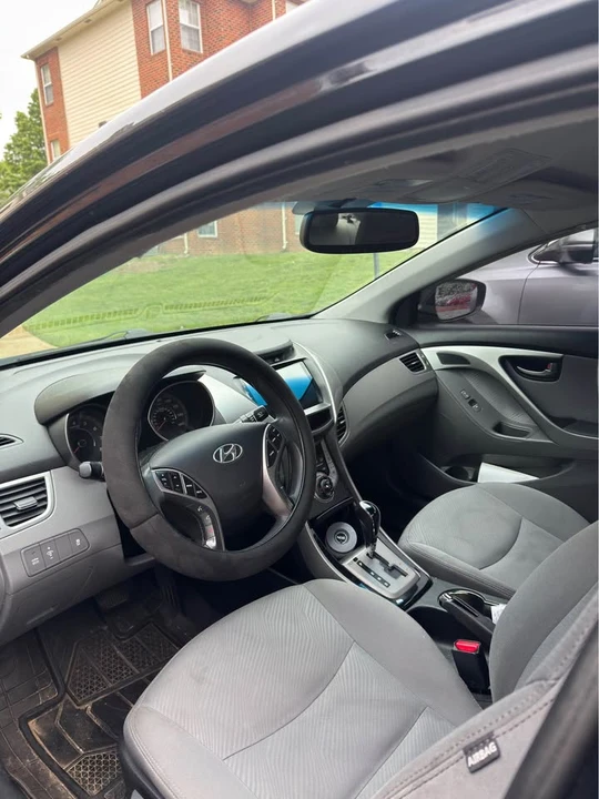 2013 Hyundai Elantra - Image 2 of 5