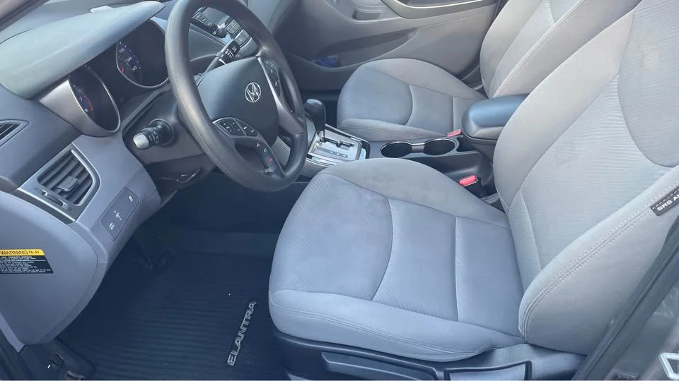 2013 Hyundai Elantra - Image 14 of 18